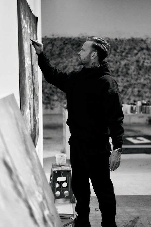 Maxim Havlíček vystavuje obrazy v Dušek Décor